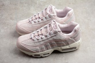 NIKE womens AIR MAX 95 DELUXE "PARTICLE ROSE" Particle Rose AA1103-600